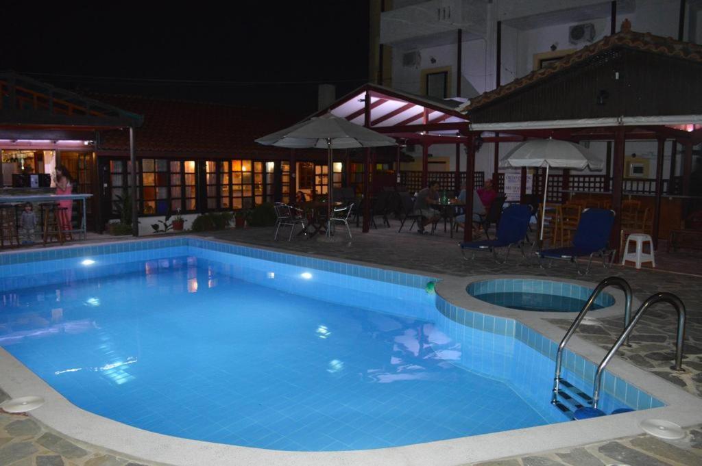 Mark Hotel Iraklio Exterior foto